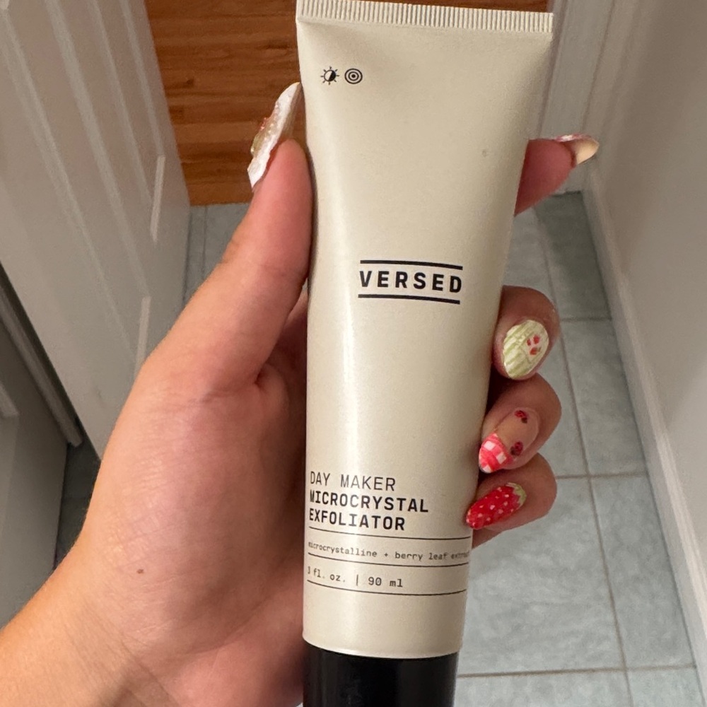 Versed Day Maker Microcrystal Exfoliator